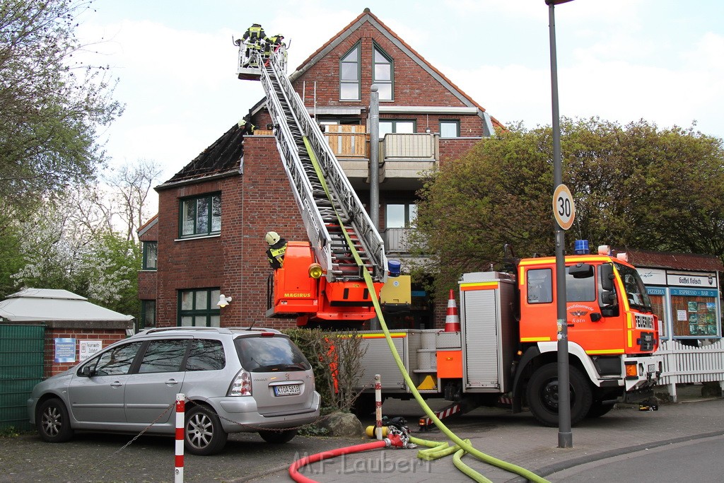 Feuer Koeln Junkersdorf Duerenerstr JK P06.jpg